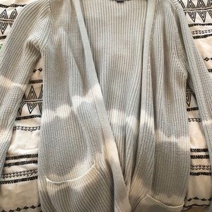 Grey/white cardigan with pockets